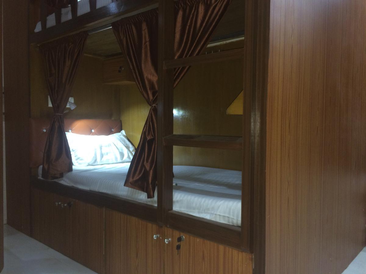 Zara Dormitory Мумбай Екстериор снимка