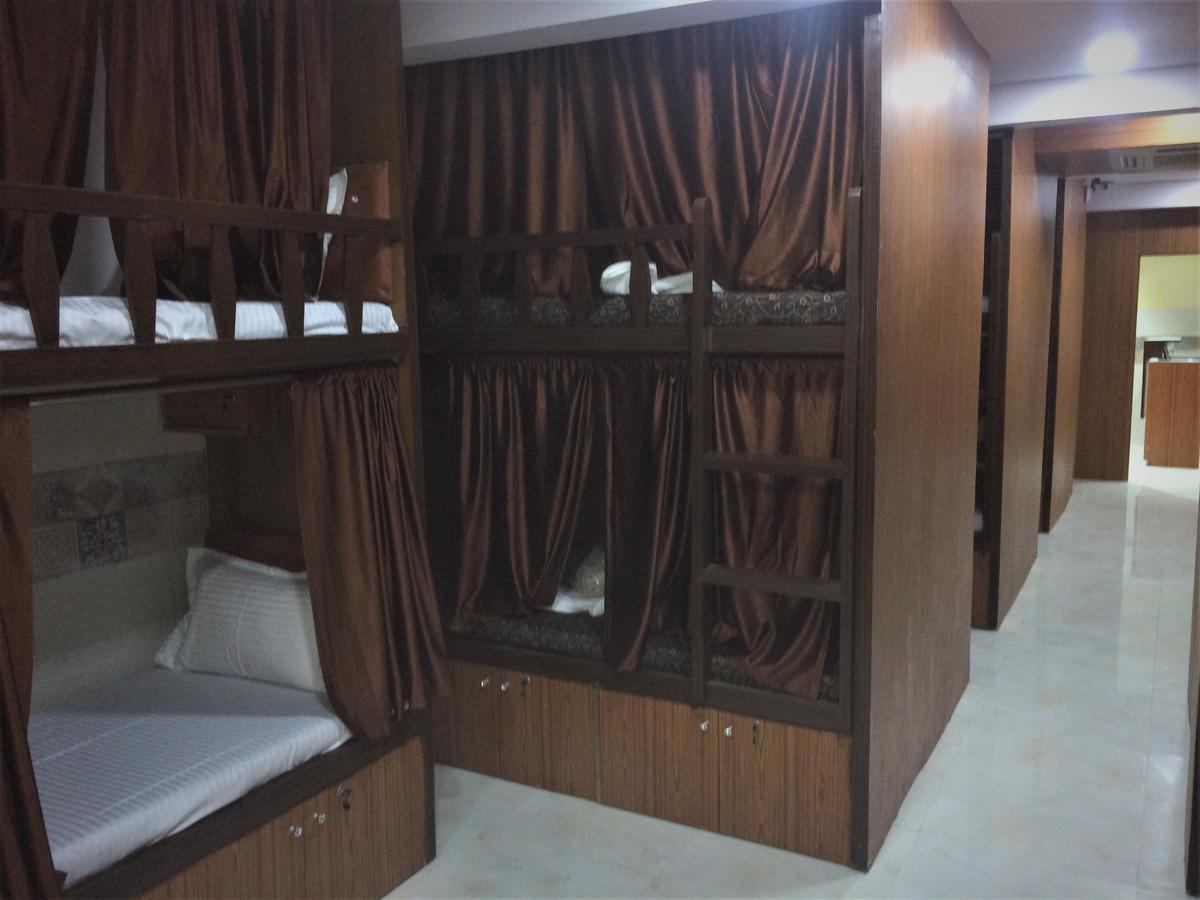Zara Dormitory Мумбай Екстериор снимка
